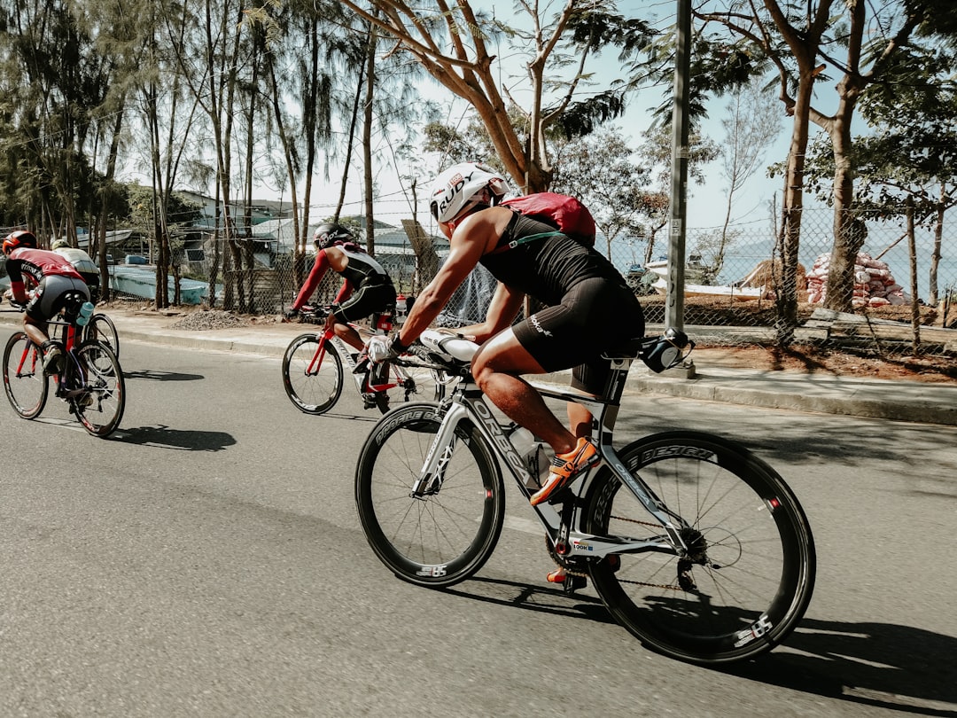 Sincronizarea Multi-Sport: Triatlon, Duatlon, Swimrun la Același Event
